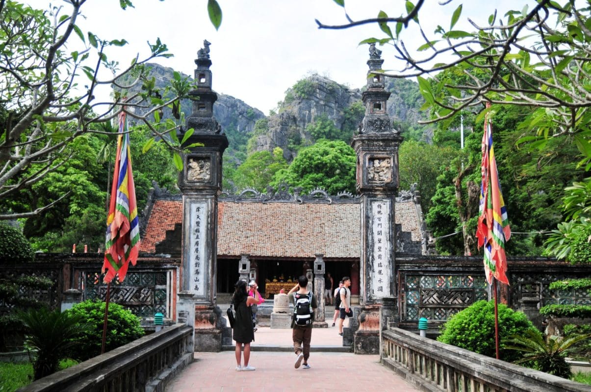 ninh binh temple