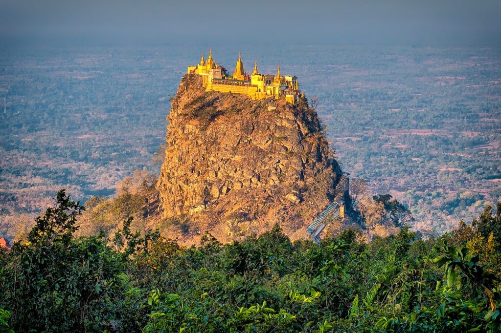 Popa Taungkalat Monastery: Mount Popa, Burma