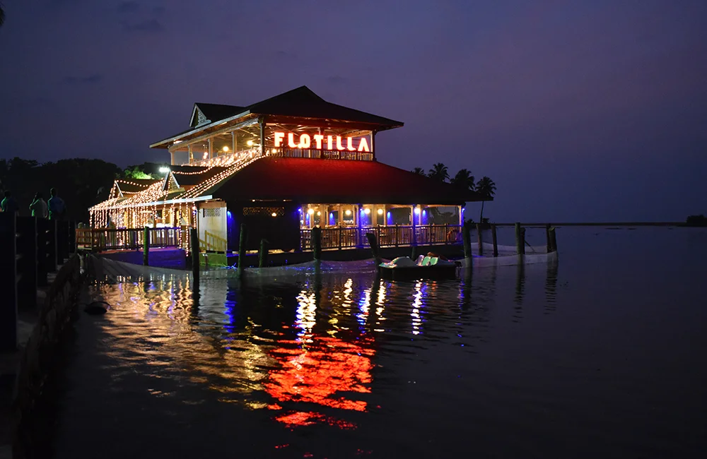 Floating Restaurant  kerala